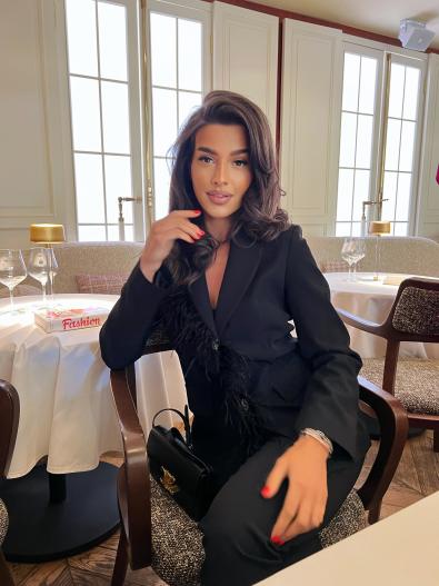 Костюм с перьями MG-FW24-0660